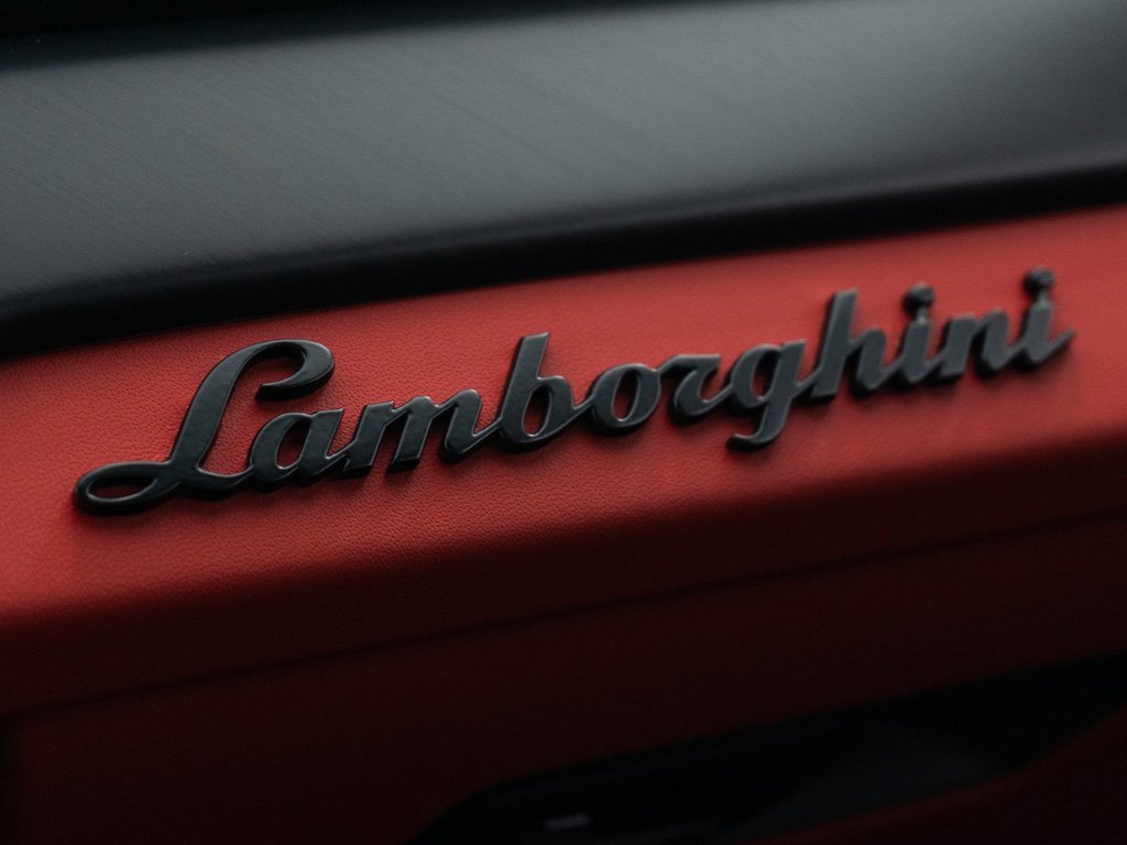 Used 2023 Lamborghini Urus S image 40