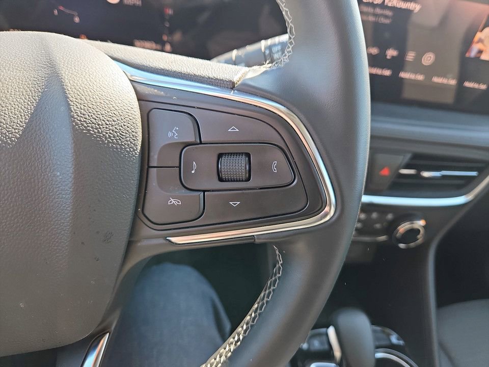 Used 2025 Buick Encore GX Preferred image 16