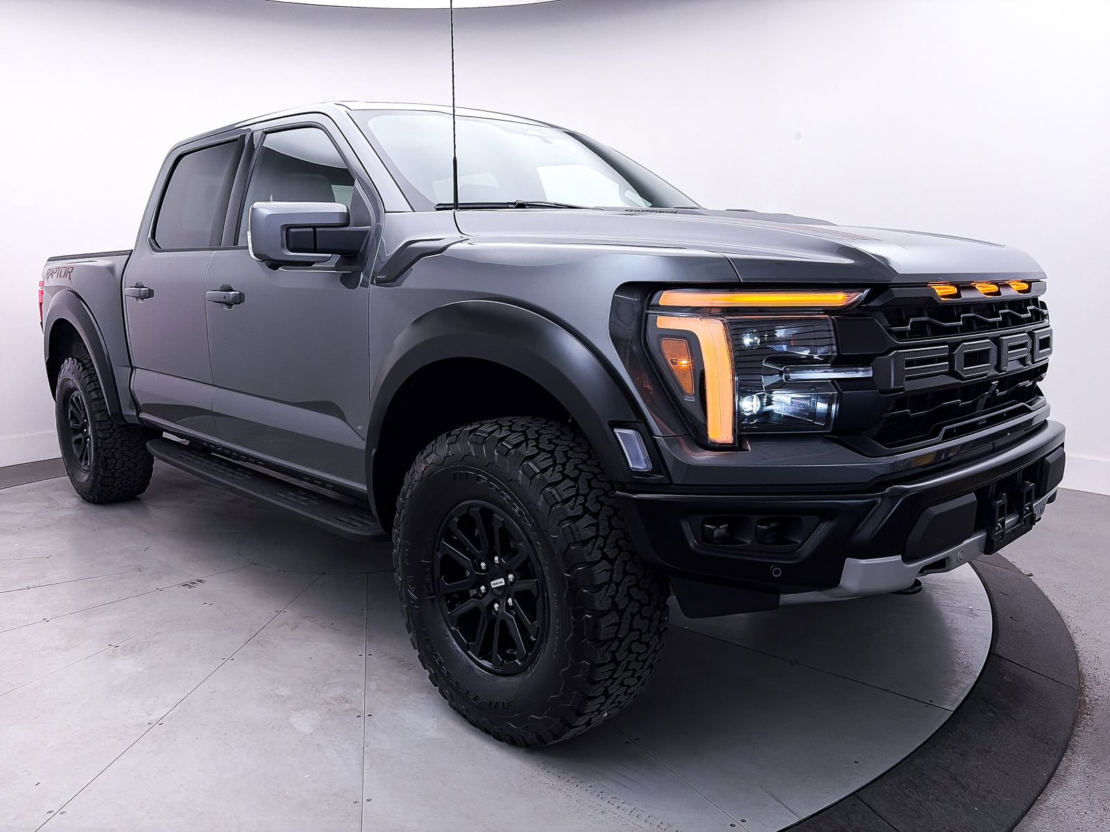 Used 2025 Ford F150 Raptor image 29