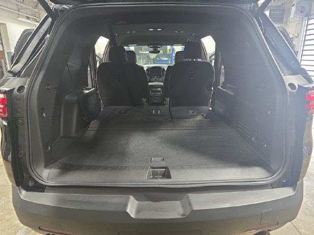 Used 2023 Chevrolet Traverse LT w/ Rear Camera Mirror Package AWD/4WD image 15