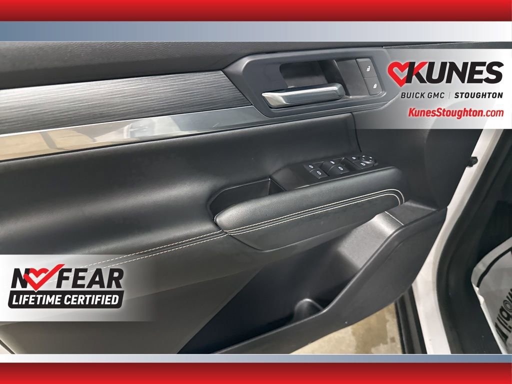 Used 2025 GMC Terrain Elevation image 21