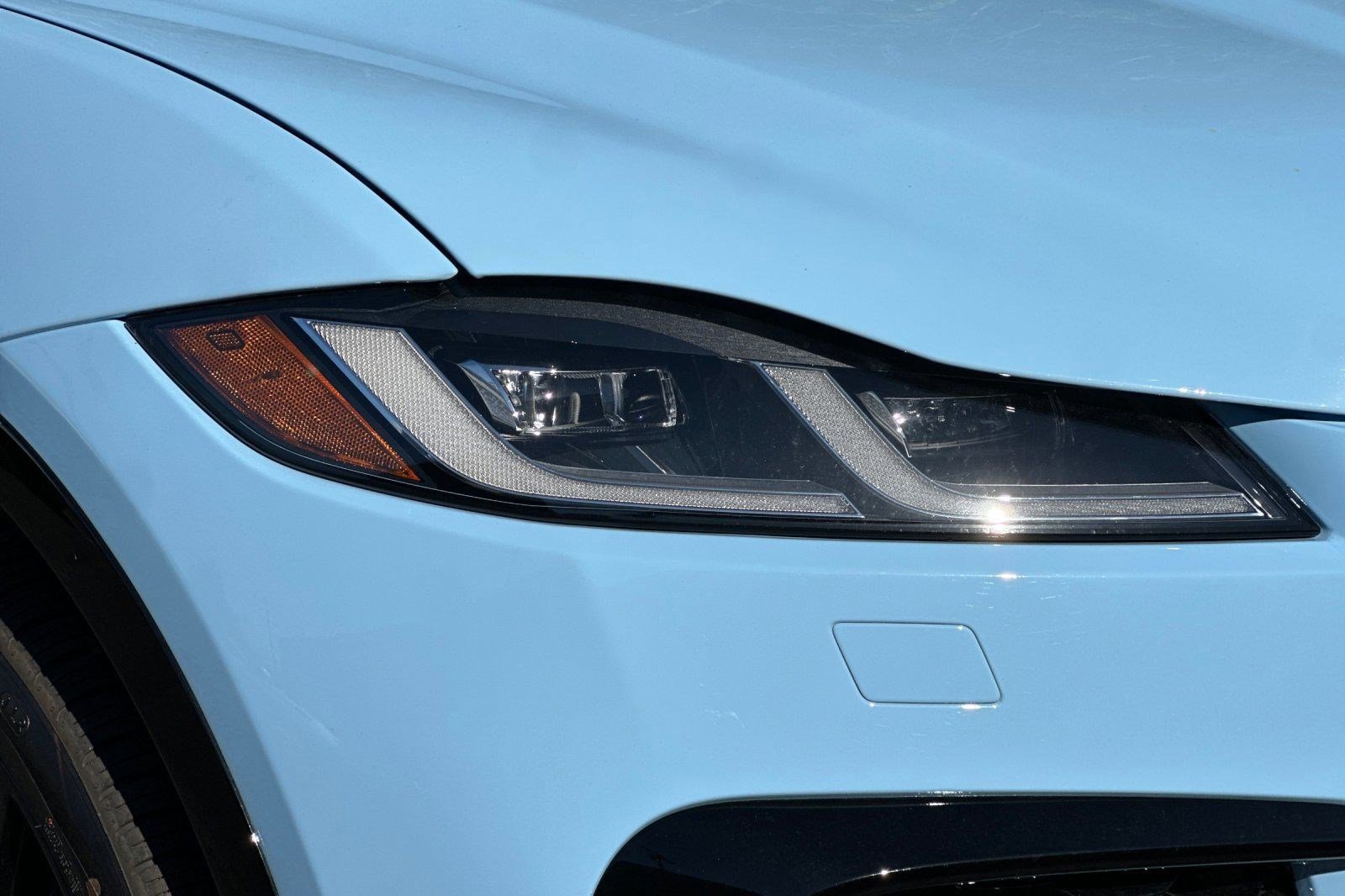 New 2026 Jaguar F-PACE SVR 575 Edition image 10