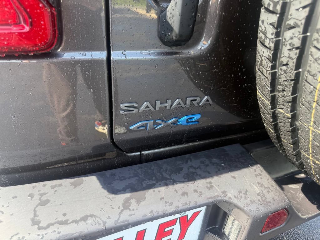 Used 2025 Jeep Wrangler Unlimited Sahara AWD/4WD image 45