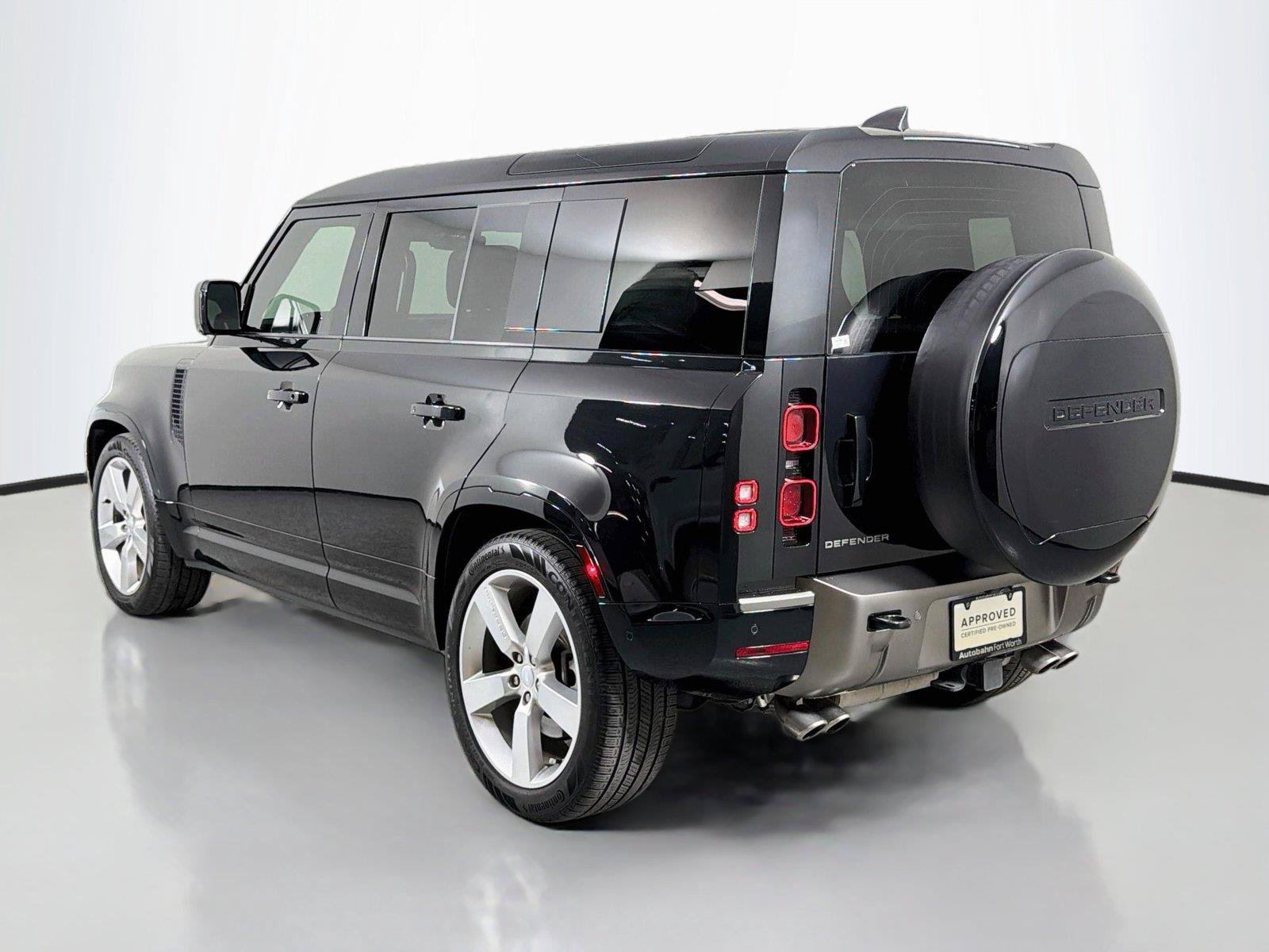 Certified 2025 Land Rover Defender 110 X-Dynamic SE AWD/4WD image 7