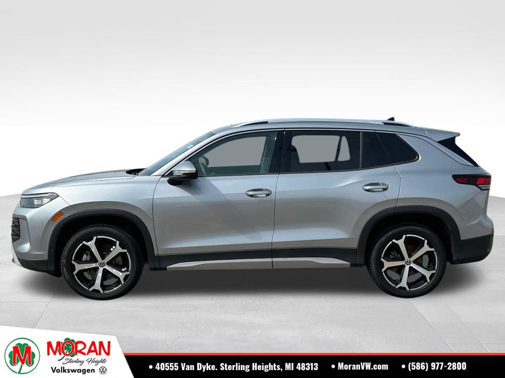 Used 2026 Volkswagen Tiguan SE AWD/4WD image 2