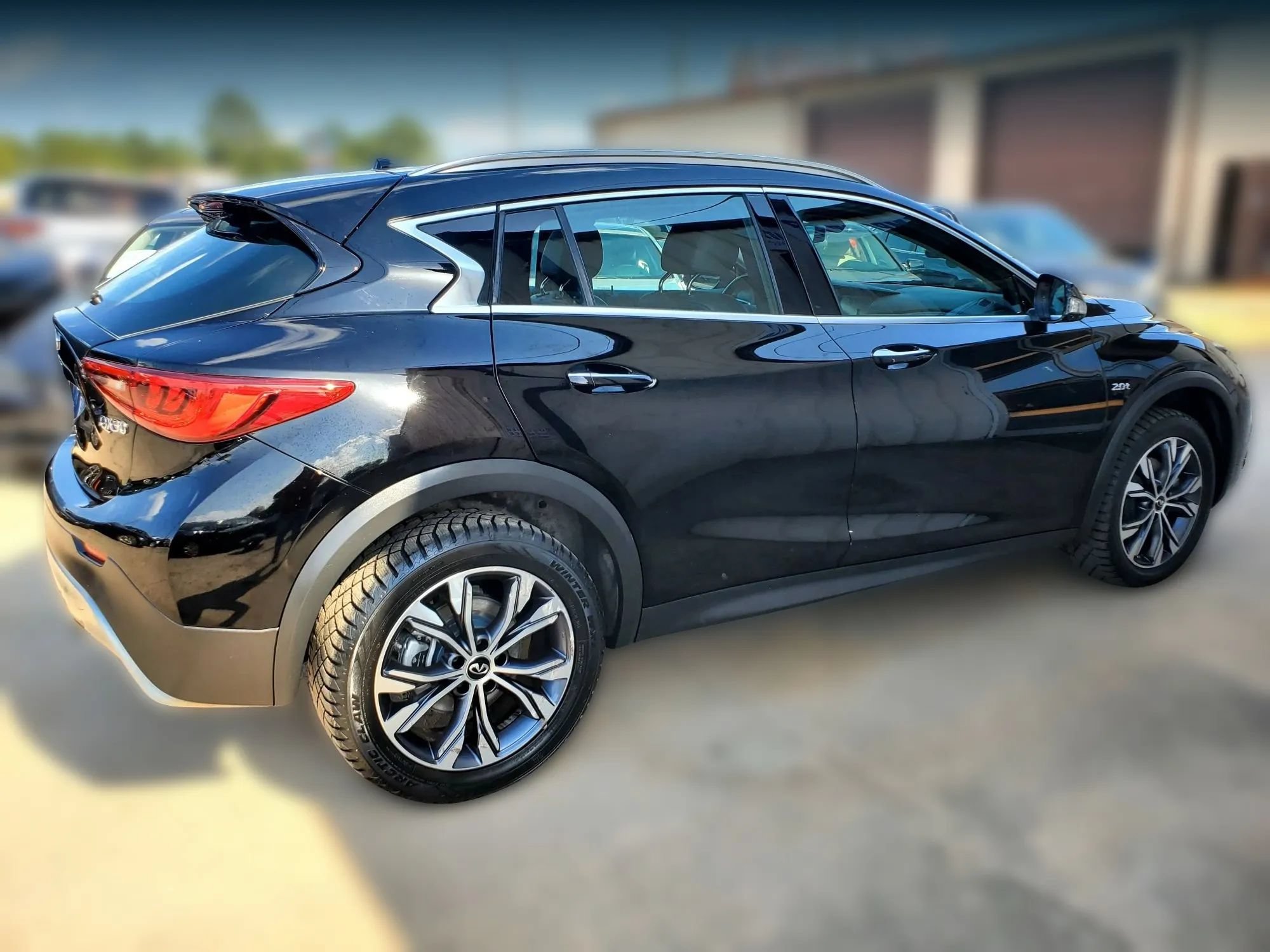 Used 2017 INFINITI QX30 AWD image 15