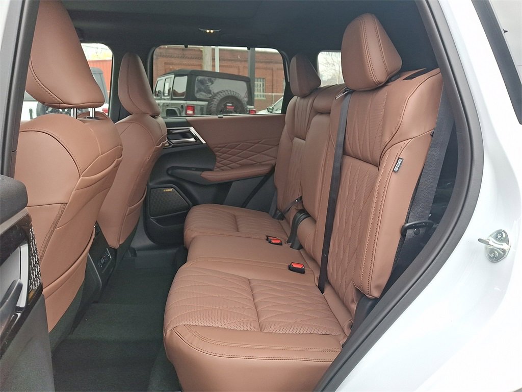 New 2026 Mitsubishi Outlander SEL image 6