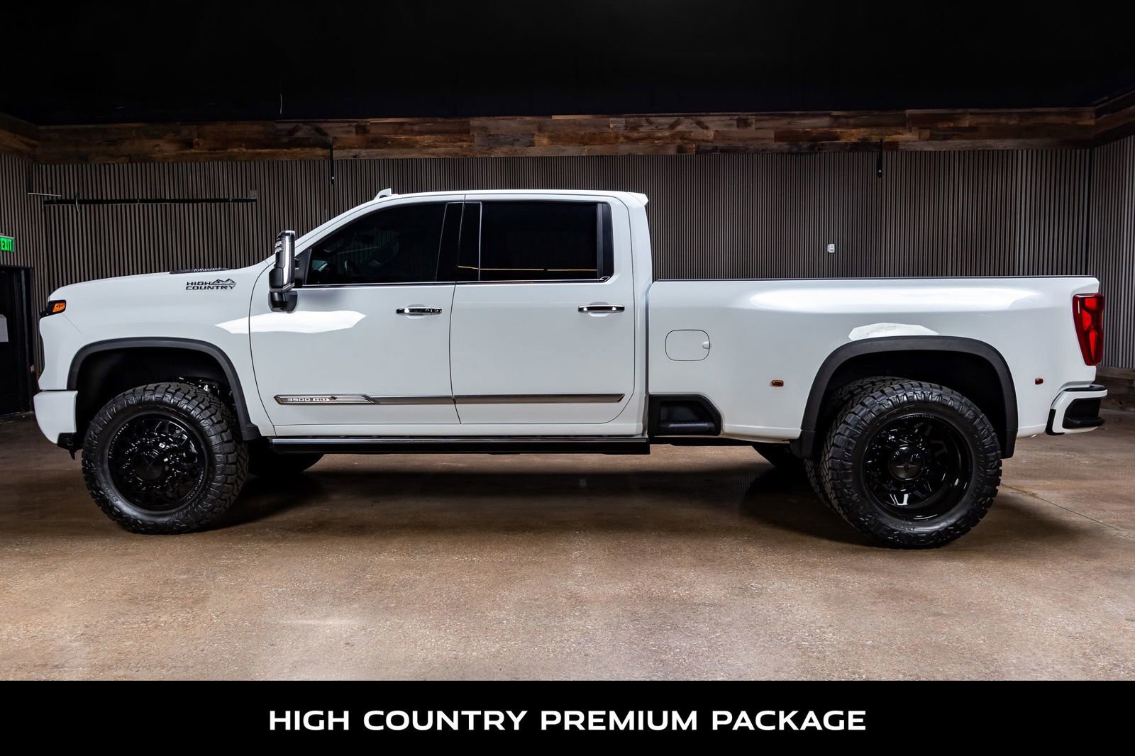 Used 2024 Chevrolet Silverado 3500 High Country w/ High Country Premium Package image 6