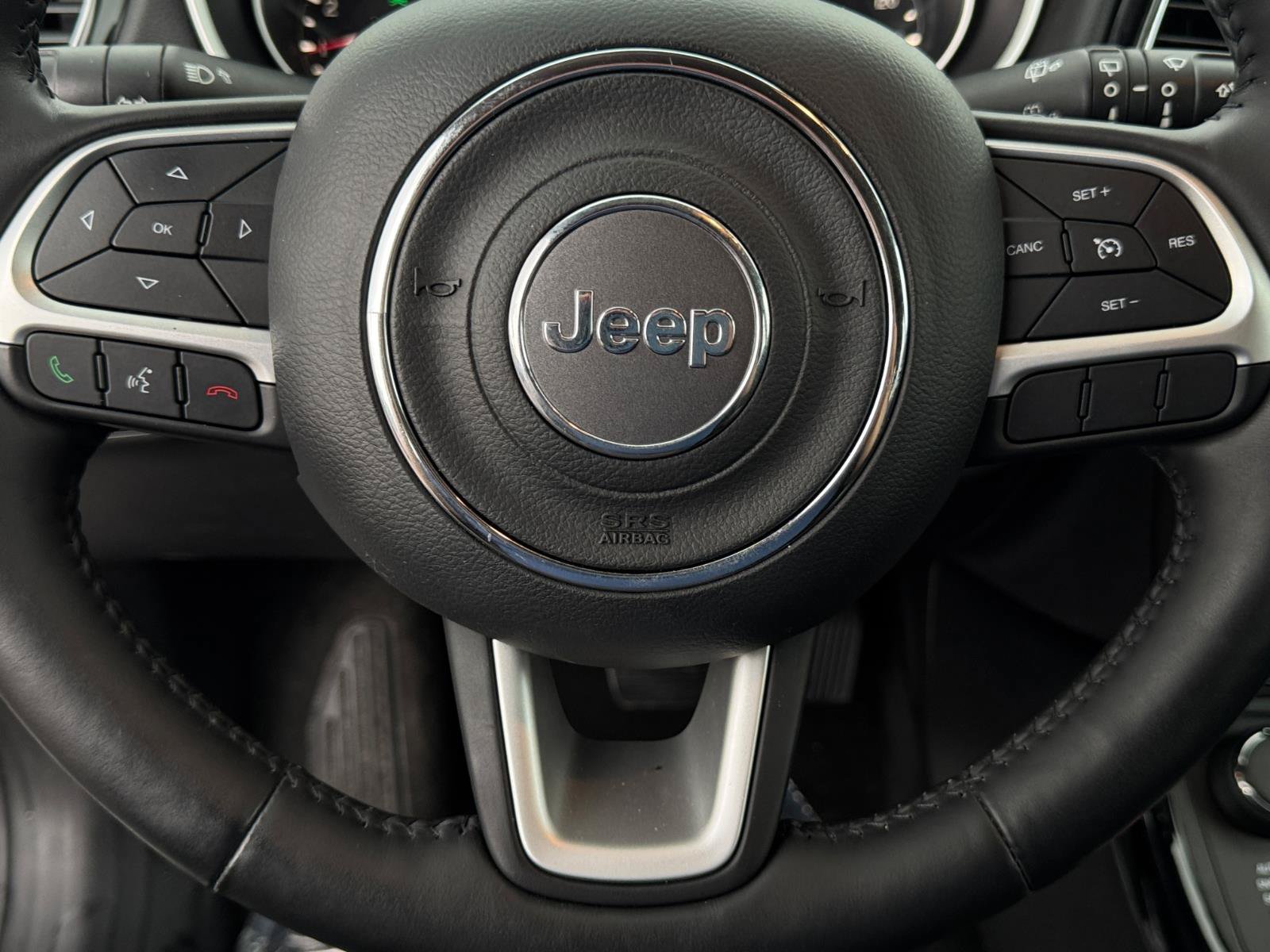 Used 2018 Jeep Compass Latitude w/ Popular Equipment Group AWD/4WD image 19