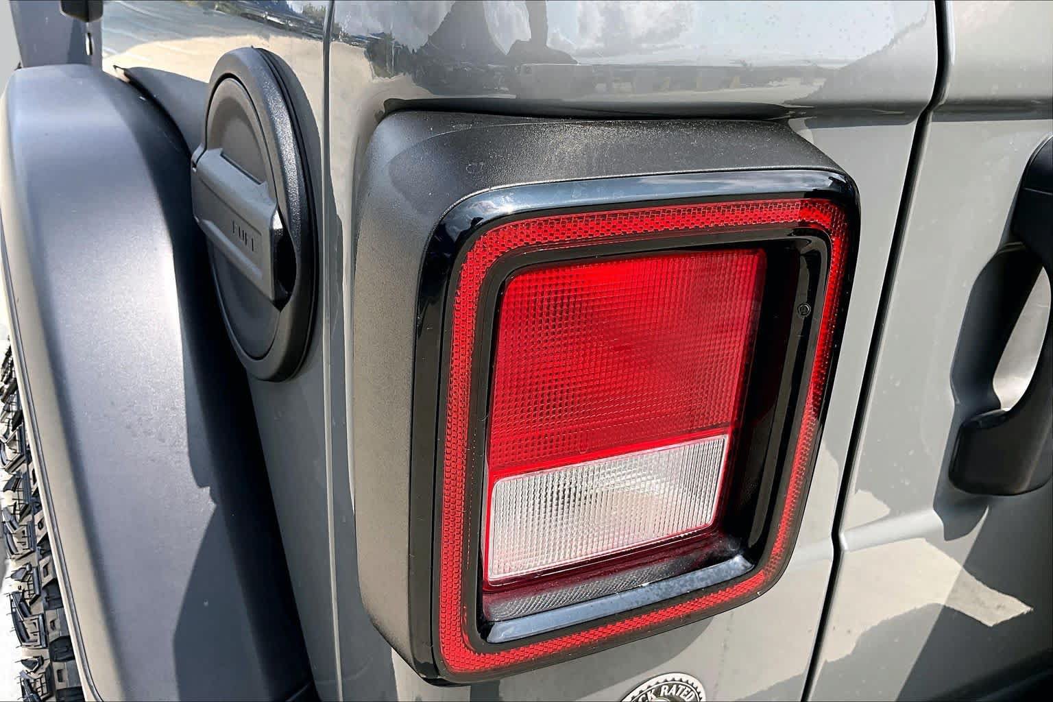 Used 2021 Jeep Wrangler Rubicon AWD/4WD image 25