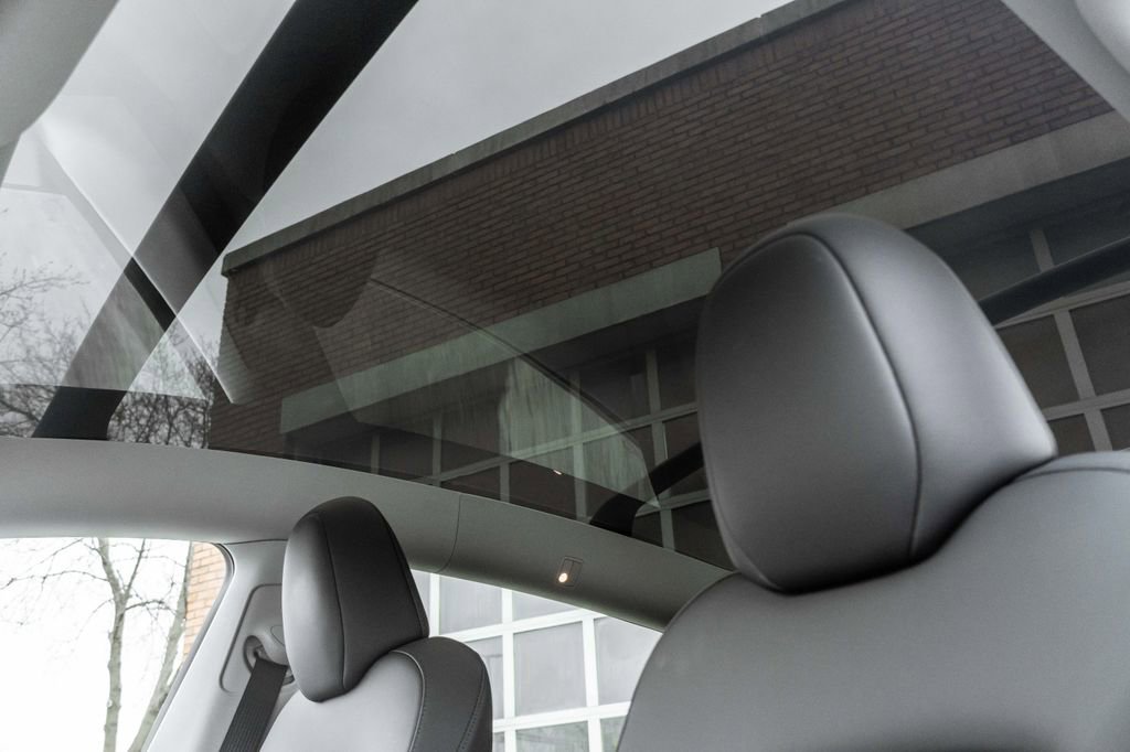 Used 2024 Tesla Model Y Long Range image 10