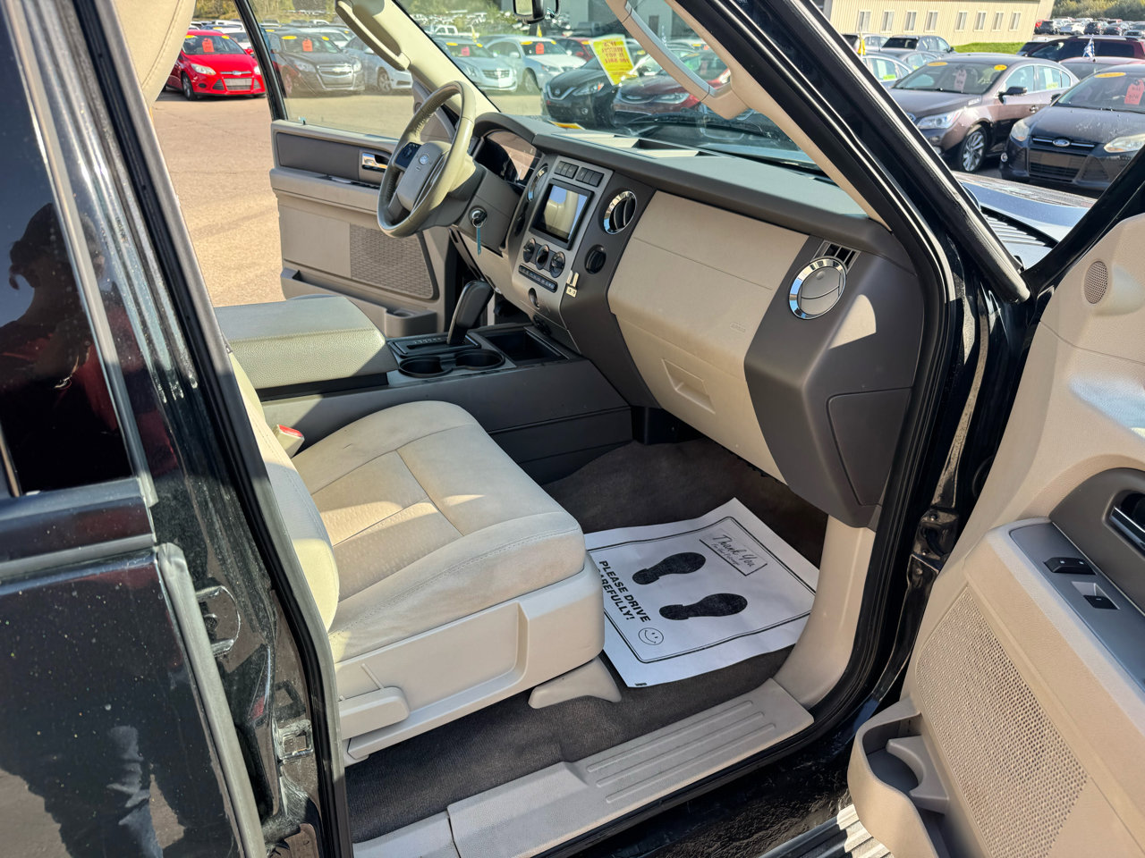 Used 2012 Ford Expedition XLT image 12