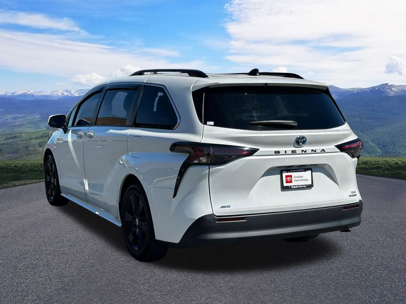 Certified 2023 Toyota Sienna XLE w/ XLE Plus Package image 3
