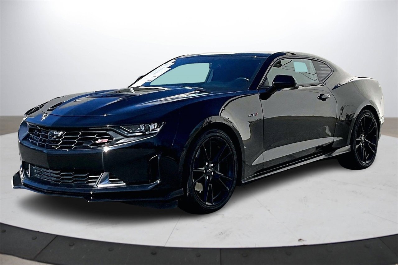 Used 2021 Chevrolet Camaro LT image 4