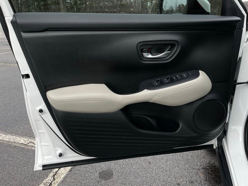 Certified 2025 Honda HR-V LX image 23