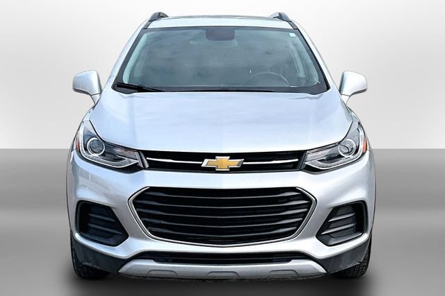 Used 2020 Chevrolet Trax LT w/ LT Convenience Package AWD/4WD image 2