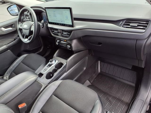 Certified 2025 Ford Escape SE w/ Class II Trailer Tow Package FWD image 27