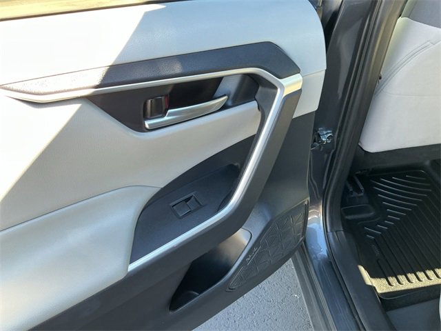 Used 2019 Toyota RAV4 XLE image 19