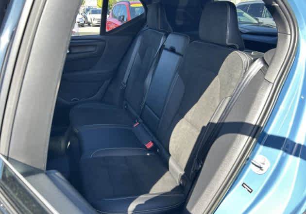 Used 2023 Volvo XC40 Recharge Ultimate w/ Protection Package Premier AWD/4WD image 7