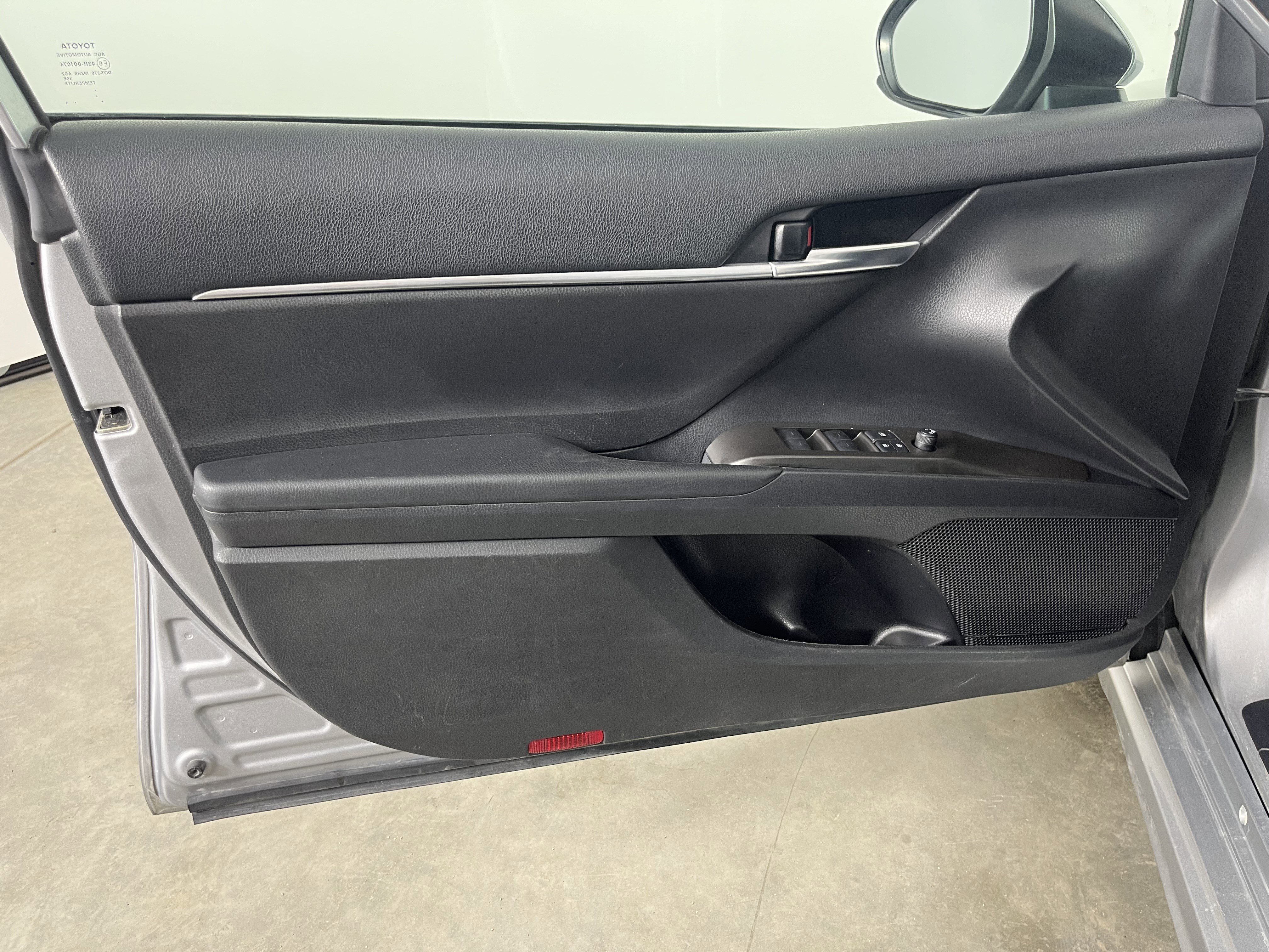 Used 2021 Toyota Camry SE image 17