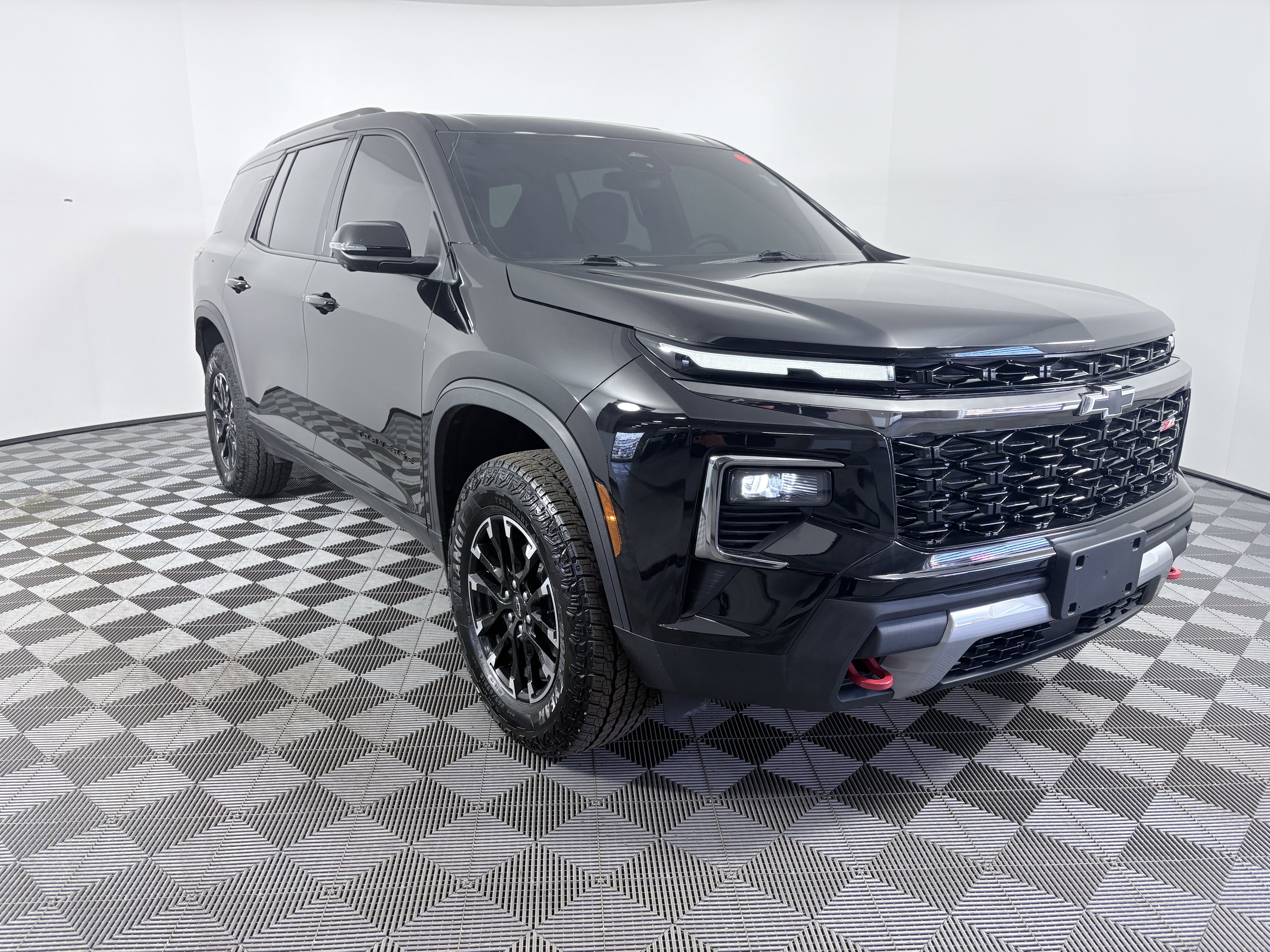 Used 2024 Chevrolet Traverse Z71 image 8