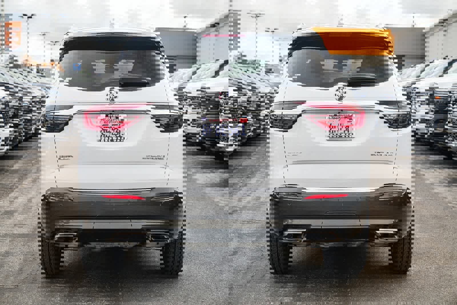 Used 2018 Buick Enclave Essence image 5