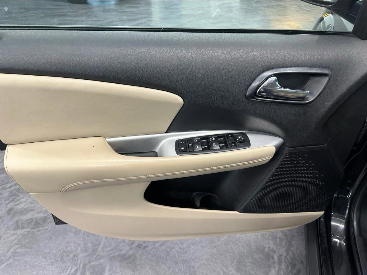 Used 2012 Dodge Journey American Value Package w/ Flexible Seating Group image 9