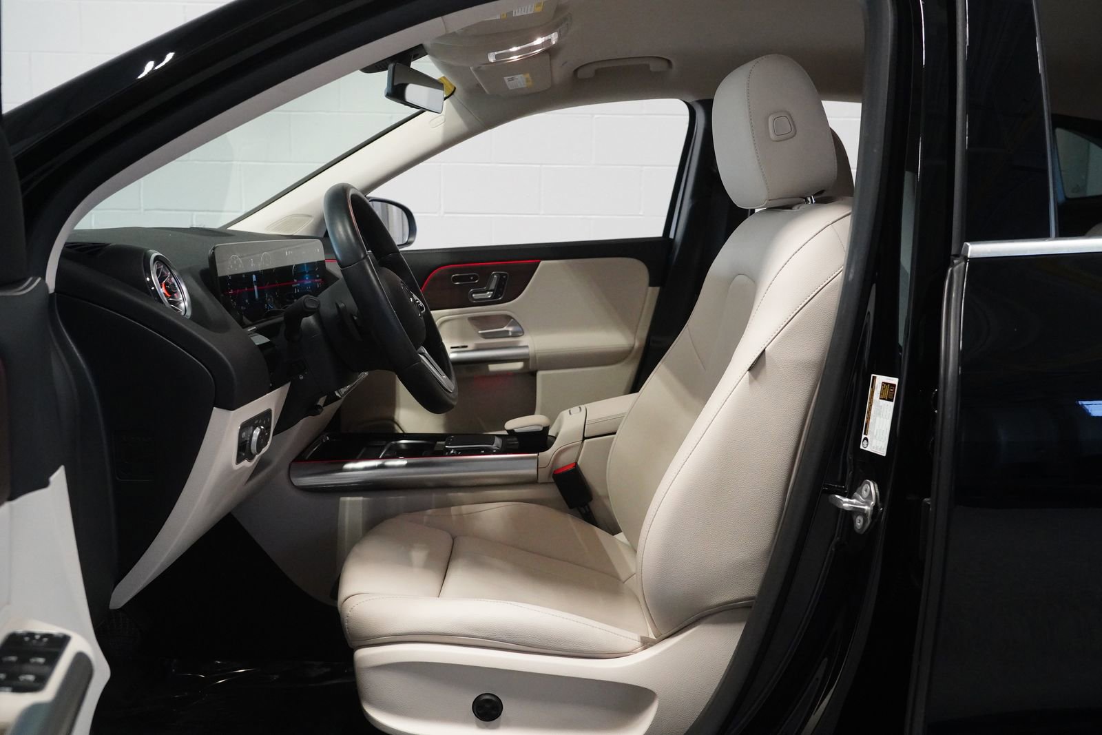 Certified 2023 Mercedes-Benz GLA 250 4MATIC image 11