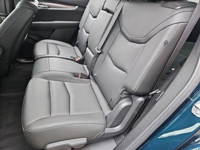 Used 2025 Cadillac XT6 Luxury FWD image 16