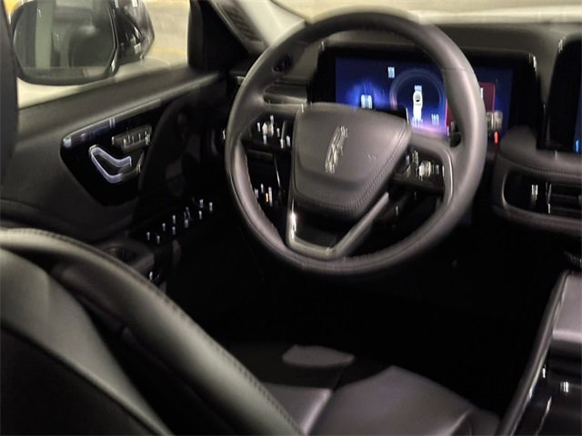 Used 2025 Lincoln Aviator AWD w/ Equipment Group 101A image 23