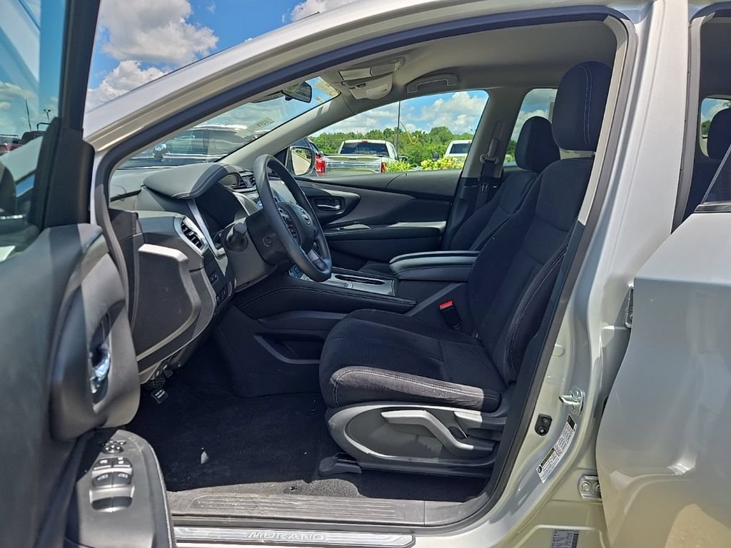 Used 2023 Nissan Murano S AWD/4WD image 6