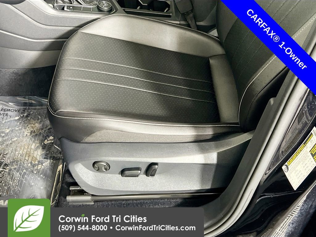 Used 2022 Volkswagen Tiguan SE R-Line image 23