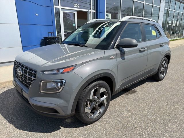 Used 2021 Hyundai Venue SEL w/ Cargo Package image 2