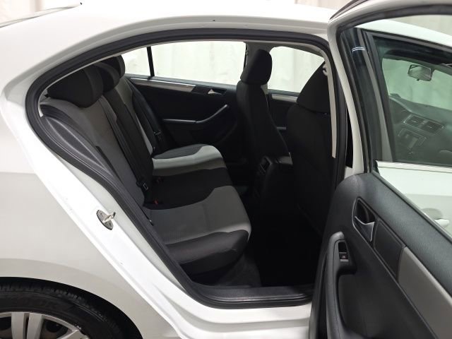 Used 2017 Volkswagen Jetta S image 30