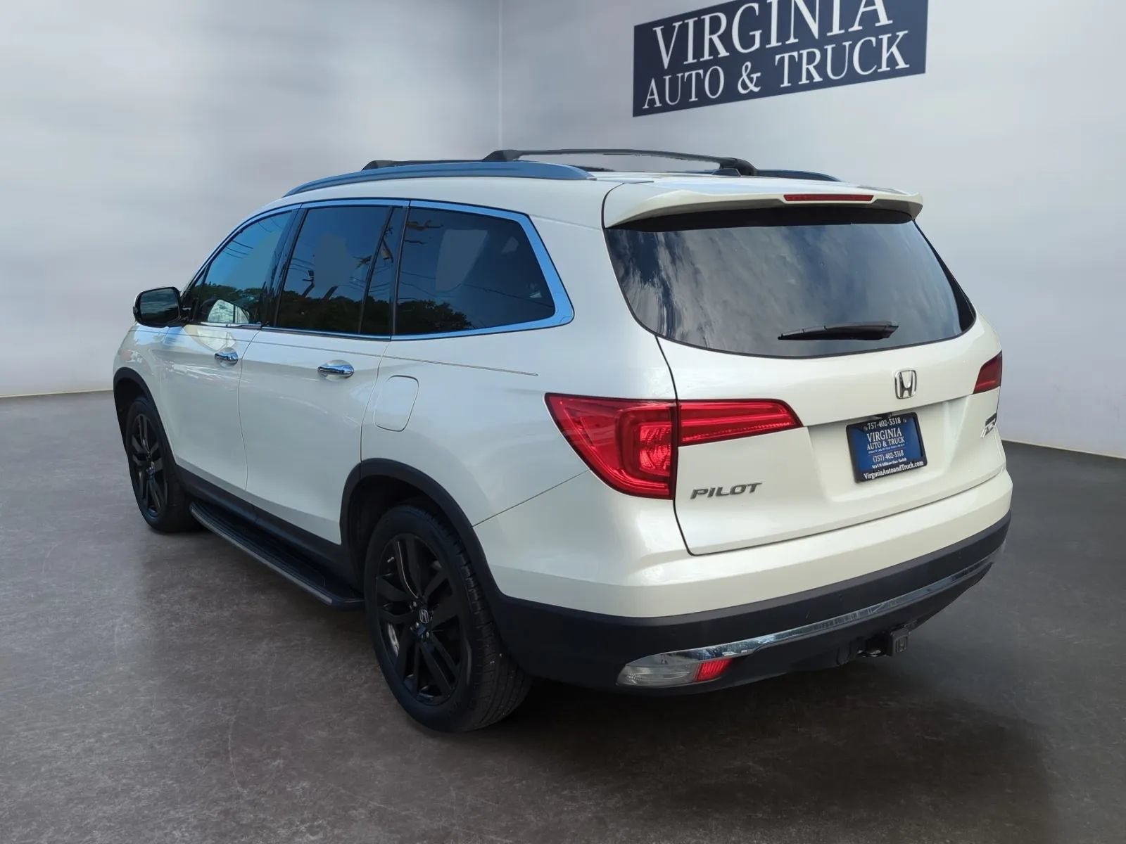 Used 2017 Honda Pilot Touring image 10
