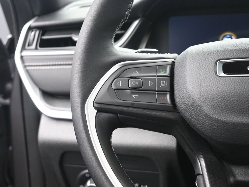 New 2025 Jeep Grand Cherokee L Laredo w/ Luxury Tech Group I image 32