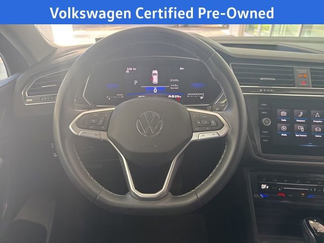 Certified 2023 Volkswagen Tiguan SE w/ Panoramic Sunroof Package image 19