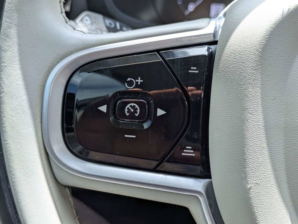 Used 2020 Volvo V60 T5 Momentum FWD image 27