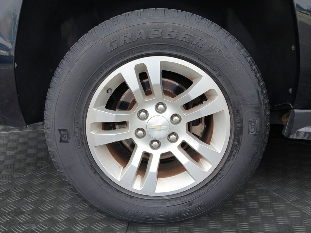 Used 2018 Chevrolet Suburban LT RWD image 23