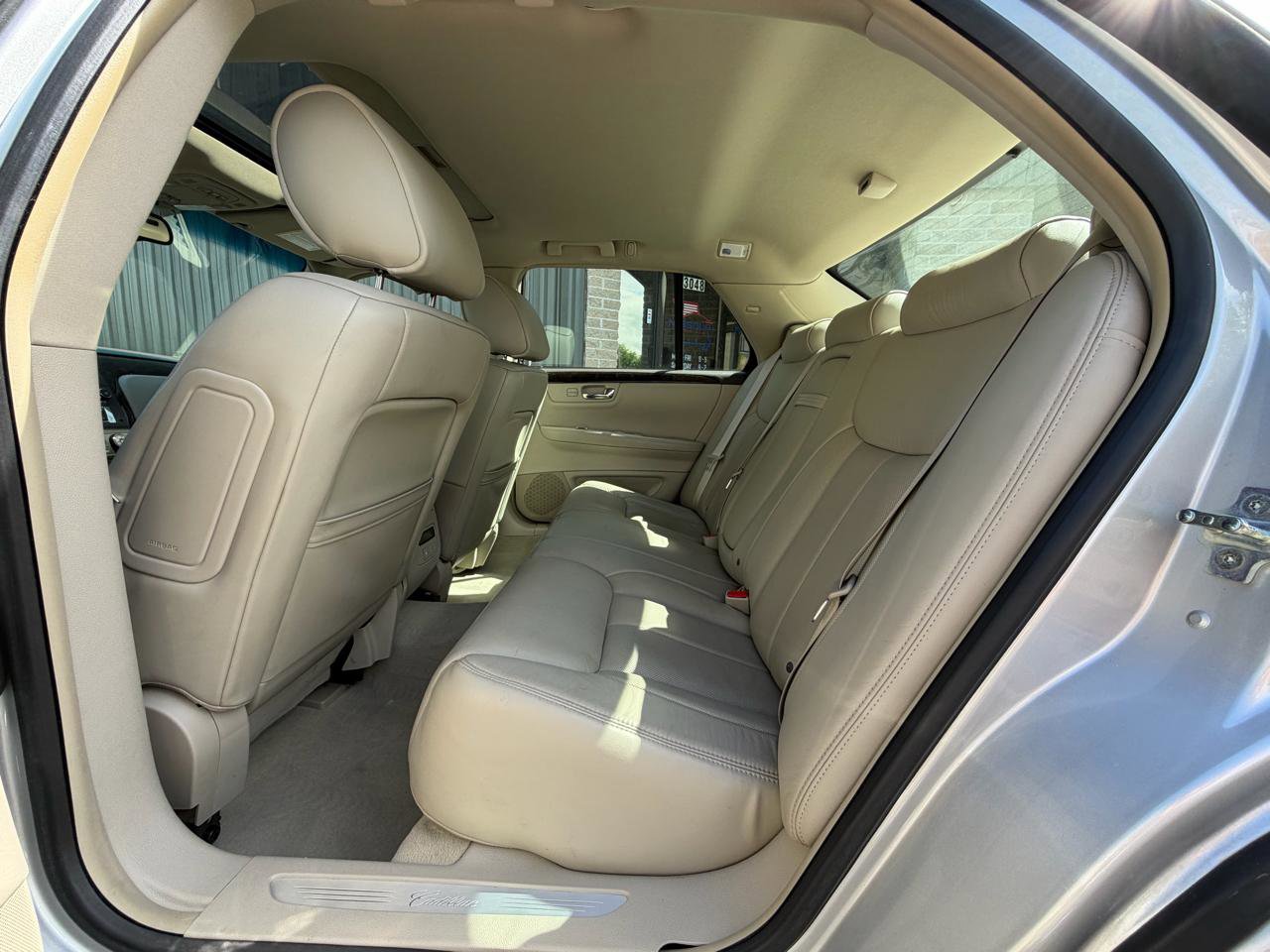 Used 2010 Cadillac DTS Luxury FWD image 18