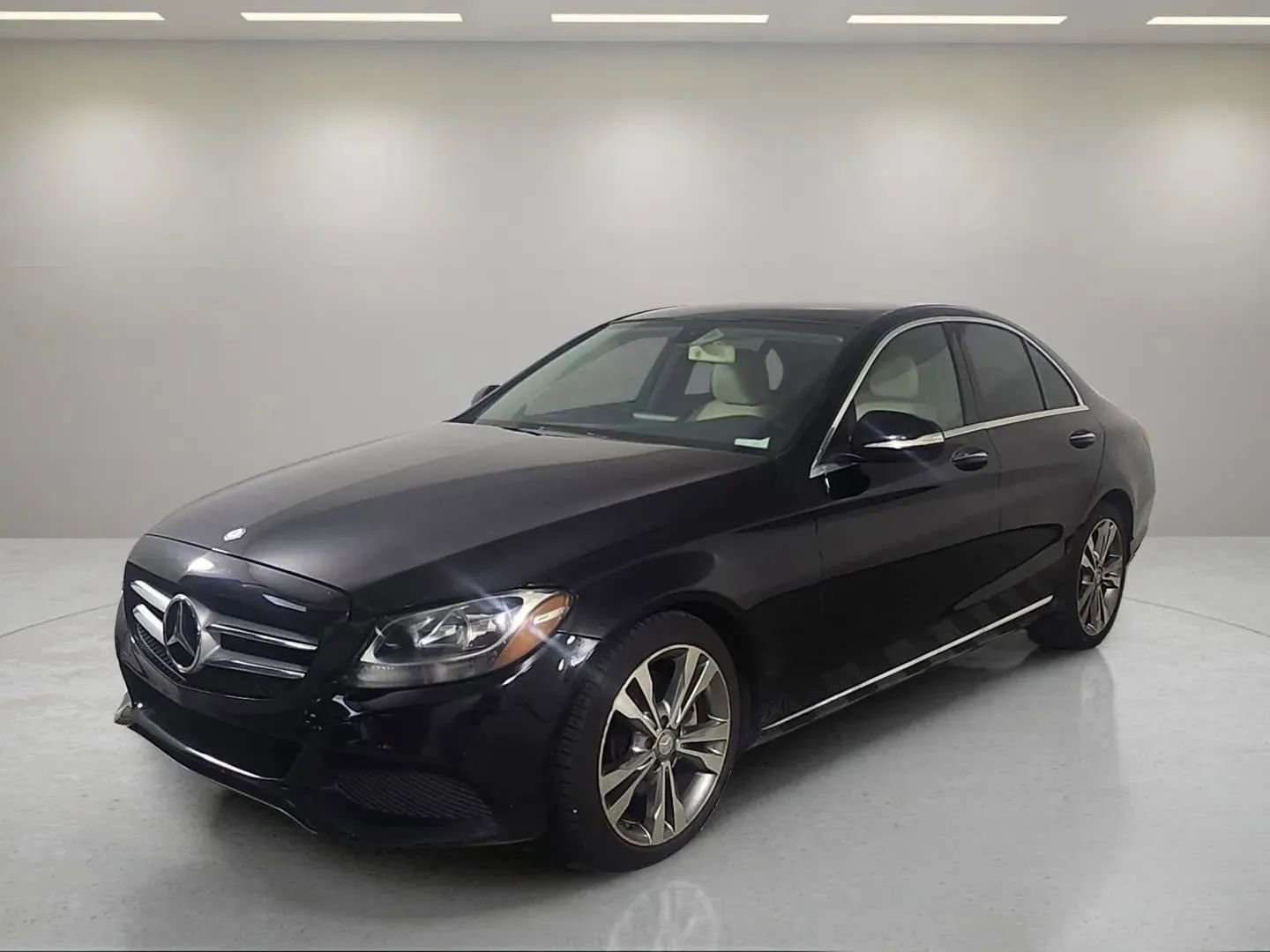 Used 2015 Mercedes-Benz C 300 Sedan image 3