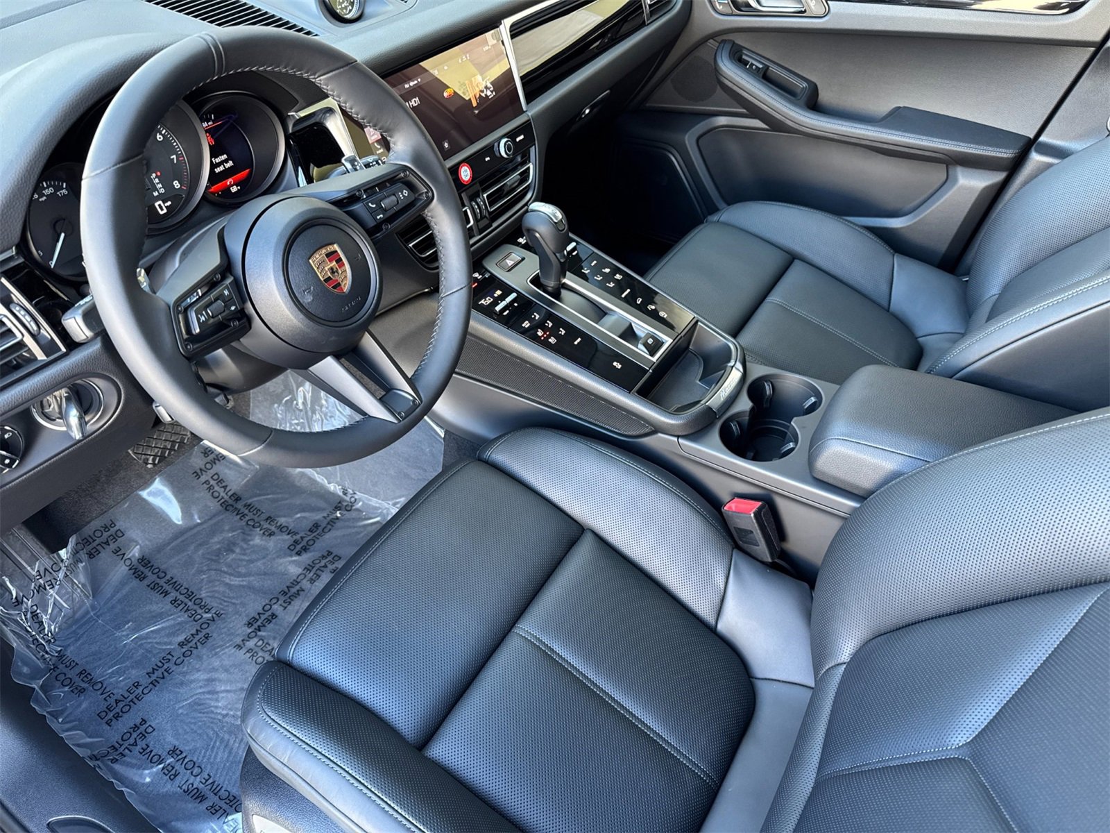 New 2026 Porsche Macan image 4