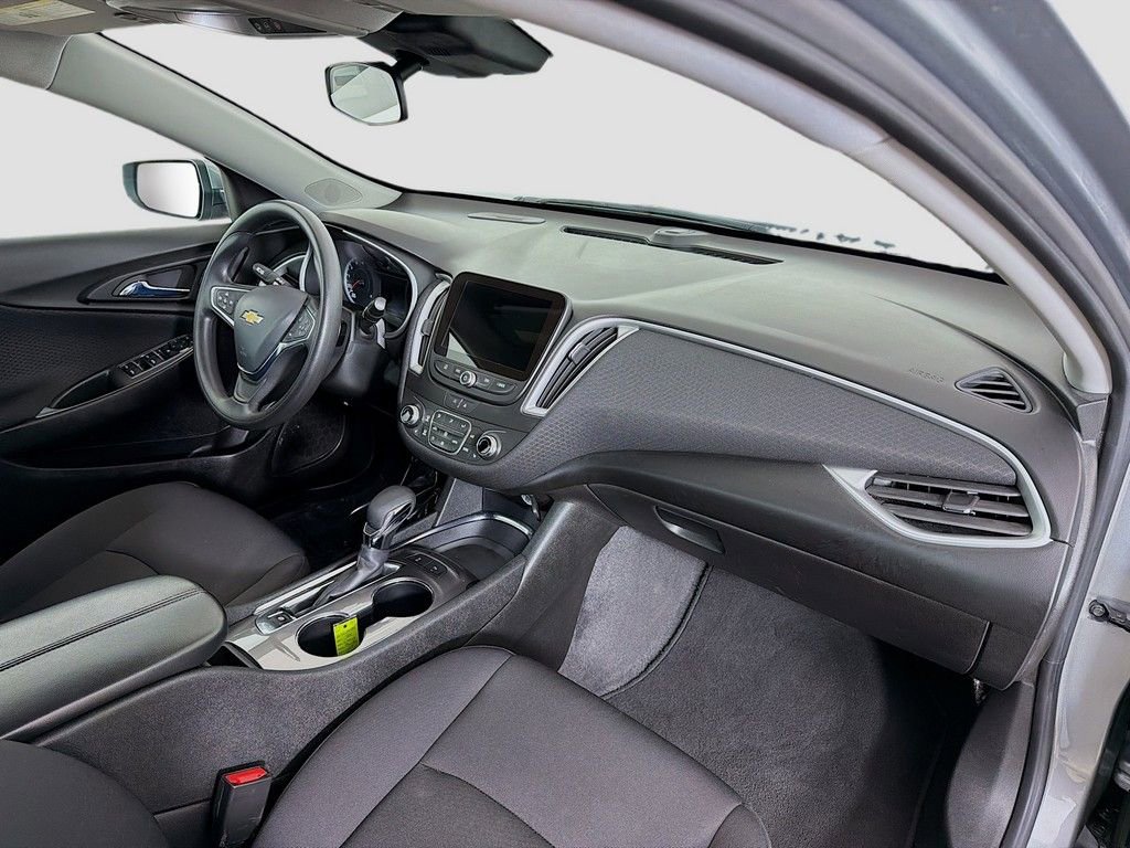 Used 2024 Chevrolet Malibu LT image 17