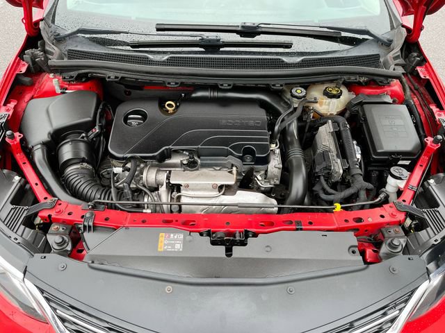 Used 2018 Chevrolet Cruze Premier image 18