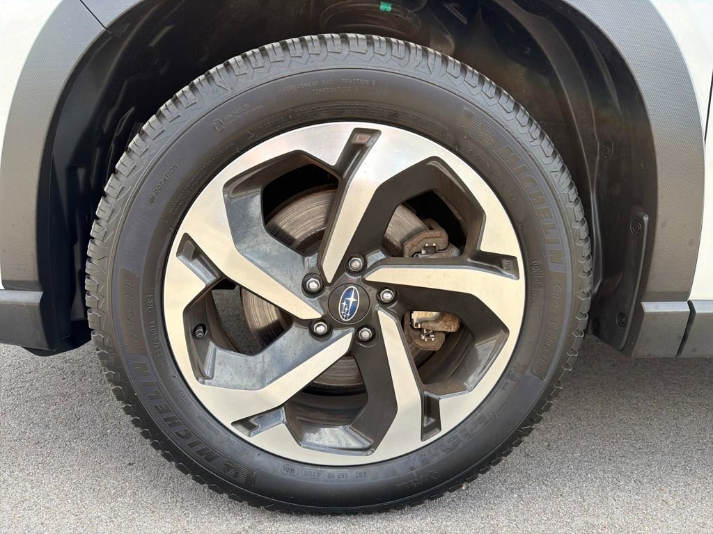Used 2023 Subaru Forester Touring image 3