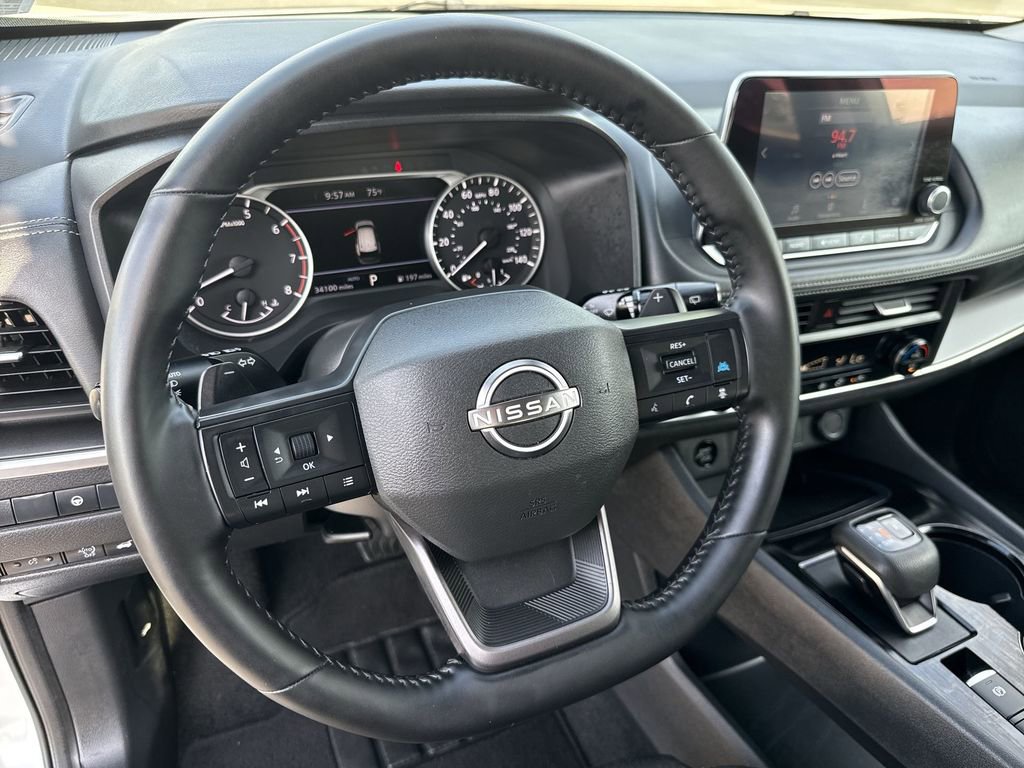 Used 2025 Nissan Rogue SV AWD/4WD image 20