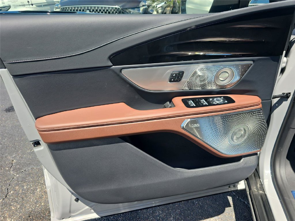 New 2026 Lincoln Nautilus Reserve AWD/4WD image 12