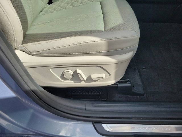 Used 2021 Kia Sorento SX image 7