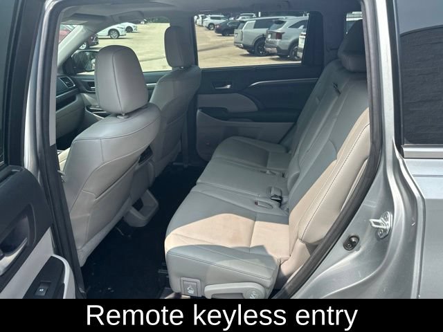 Used 2017 Toyota Highlander Limited FWD image 15