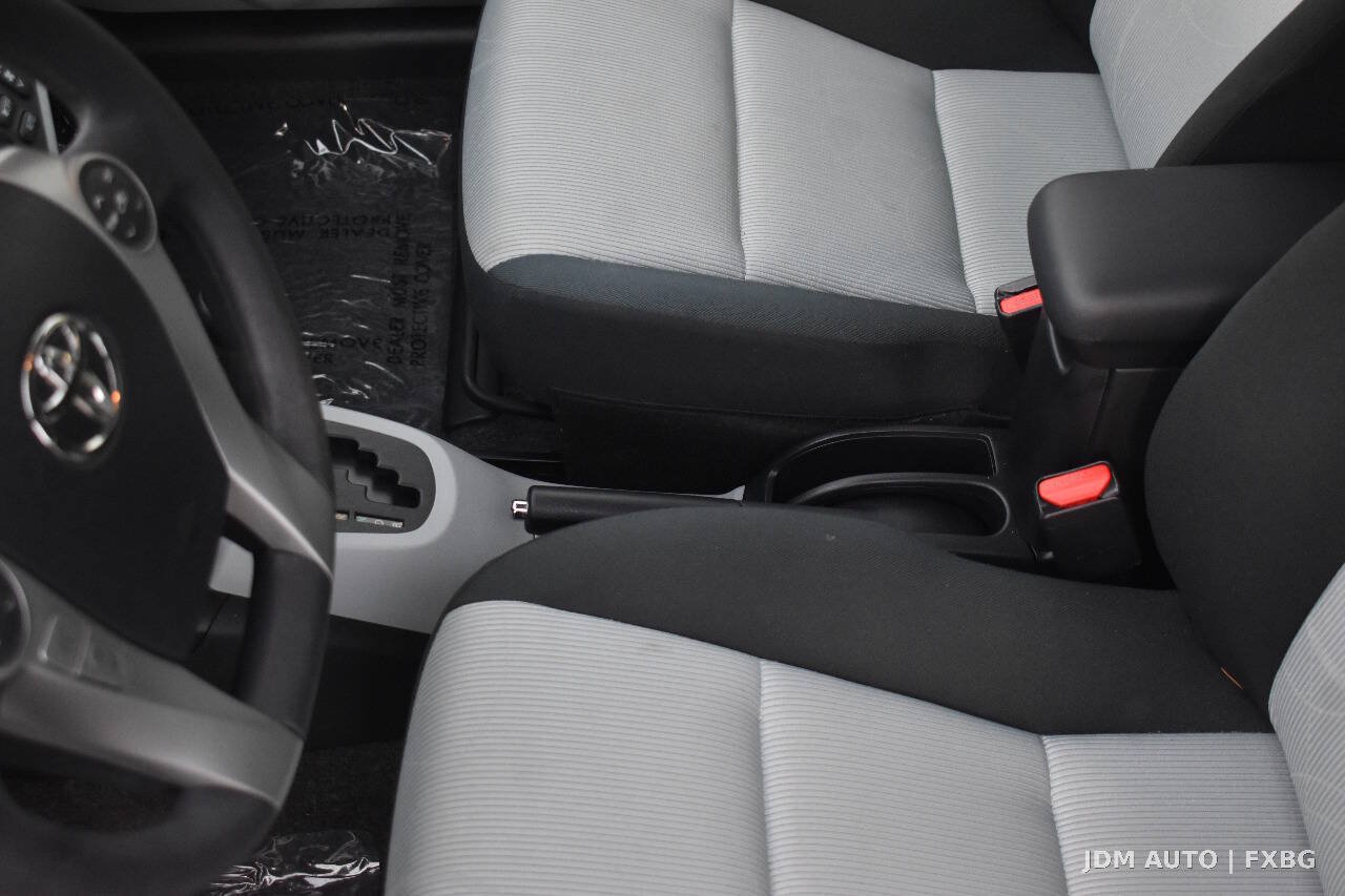 Used 2012 Toyota Prius C Three FWD image 28
